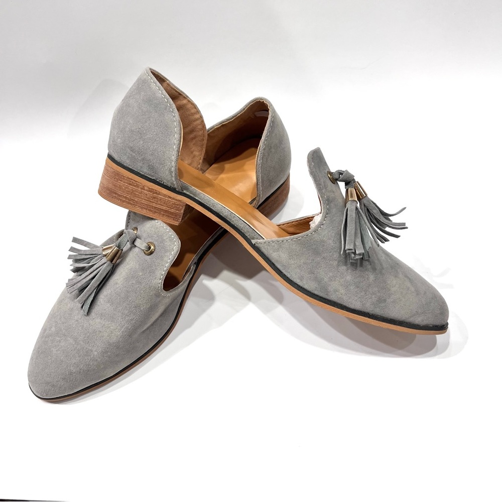 NWOT - Gray Suede Tassel Loafers Open Side Size 8.5